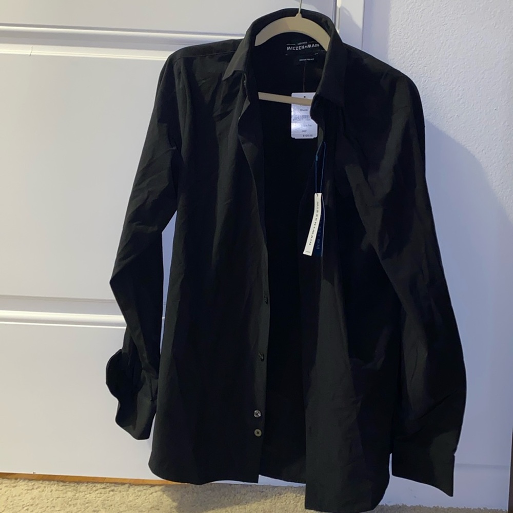 MENS SHIRT - Mizzen + Main. NEW! Size Medium trim